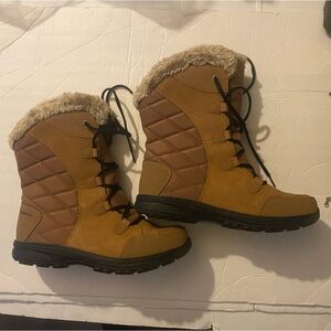 Columbia Woman’s Boots Size 10.5